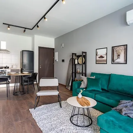 Harbor 102 Stylish 1-bedroom In Ларнака
