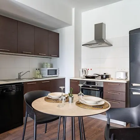 Harbor 102 Stylish 1-bedroom In Ларнака