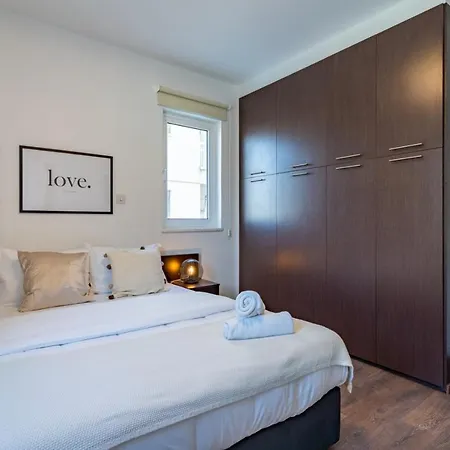 Harbor 102 Stylish 1-bedroom In Ларнака